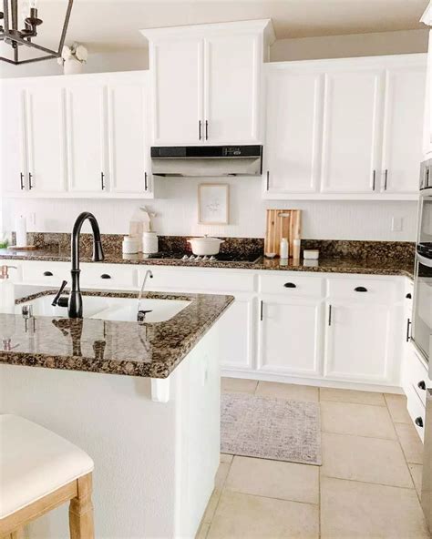 32 Ideal Backsplash for Busy Granite in Your Kitchen | Brown granite ...