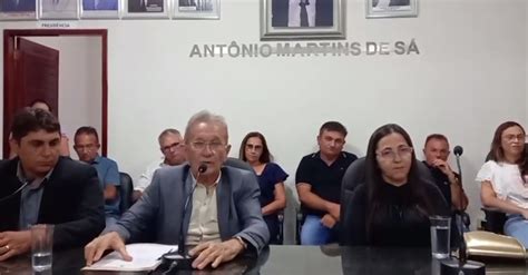 Nova mesa diretora da Câmara Municipal de São Domingos é empossada