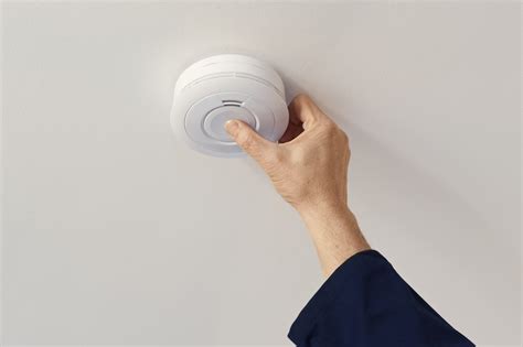 What Does The Button On A Smoke Detector Do? | Storables