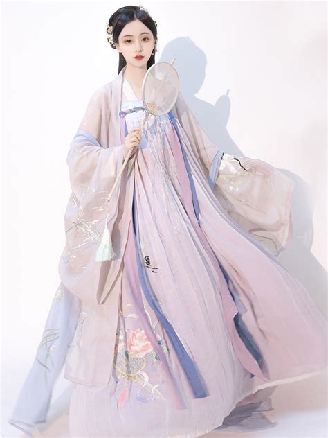 襦裙 ruqun 齐胸襦裙 qixiong ruqun 漢服運動 漢服 汉服运动 汉服 hanfu hanfu