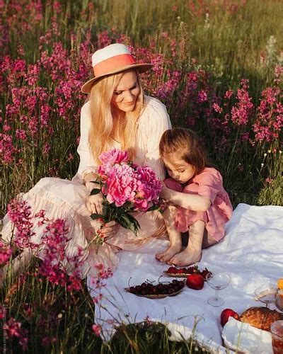 35 Amazingly Beautiful Mothers Day Photoshoot Ideas