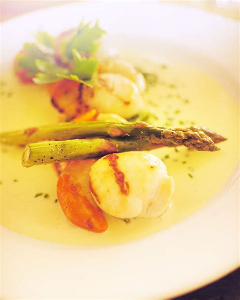 Recette Saint Jacques Aux Asperges Sauce Hollandaise Marie Claire