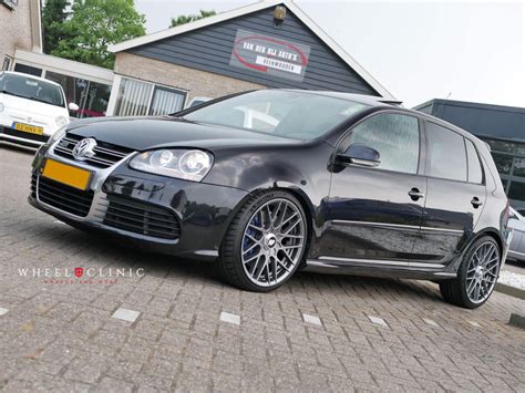 Volkswagen Golf R32 V Black Rotiform RSE Wheel Front