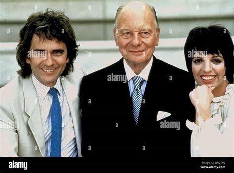 DUDLEY MOORE, JOHN GIELGUD, LIZA MINNELLI, ARTHUR, 1981 Stock Photo - Alamy