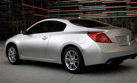 Nissan Altima Coupe Photos and Specs. Photo: Nissan Altima Coupe ...