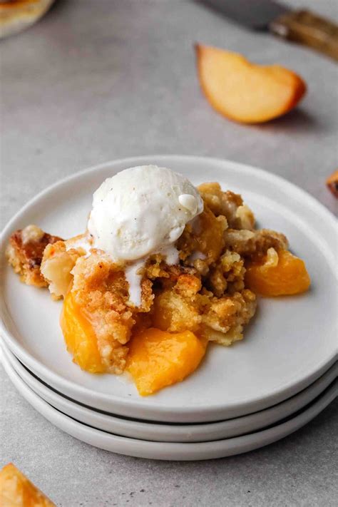 Easy 3 Ingredient Peach Cobbler With Cake Mix Lifestyle Of A Foodie