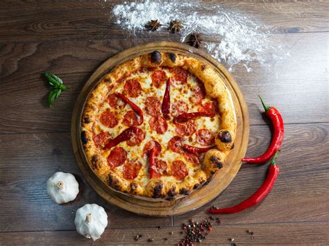 How To Cut A Pizza Into Slices Easy Ways You Need To Know