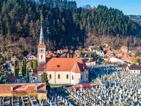 Loc De Veci Cimitirul Vechi Sf Nta Treime Brasov Brasov Olx Ro