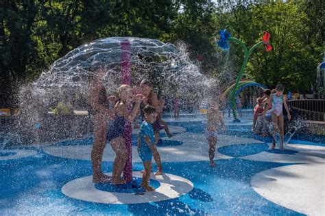 Tychy Paprocany Wodny Plac Zabaw Pla A Jezioro I Dzika Promenada