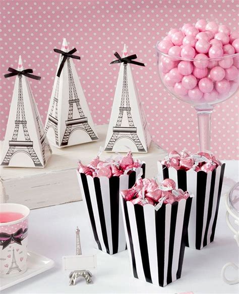 How To Plan The Perfect Paris Themed Party Paris Geburtstag Geburtstagspartythemen Paris Party