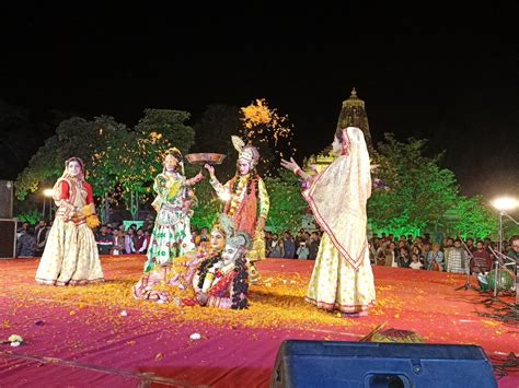 Ranakpur Temple Bathed In The Light Of 3 101 Lamps In Ranakpur Janwai Dam Festival Wadali Night