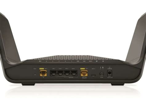 Netgear Nighthawk Raxe Tri Band Wi Fi Router Offers A Combined Wi Fi