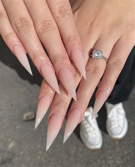 Uñas stiletto las 6 mejores ideas para tu próxima manicura