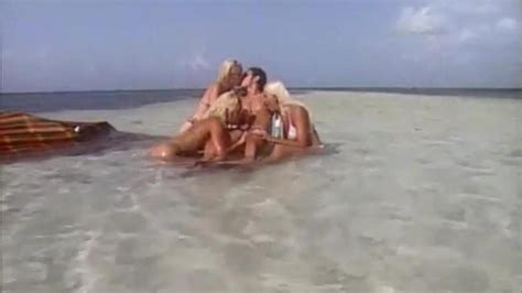 Two Blondes One Dick Porn Videos