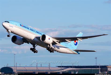 HL8251 Korean Air Lines Boeing 777 FB5 Photo By Laszlo Fekete ID