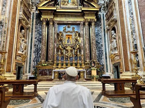 Papa Francisco Acude A Dar Gracias A Virgen Mar A Tras Salir Del