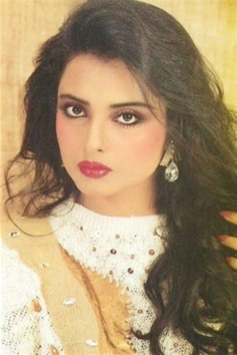 Pin By Arbab On 70 S Gorgeous Of Bollywood Ethereal Beauty Rekha