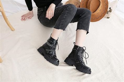 Moda otoño 2023: 8 botas tipo ‘biker’ que puedes comprar desde $40 dólares - Bien Bonita