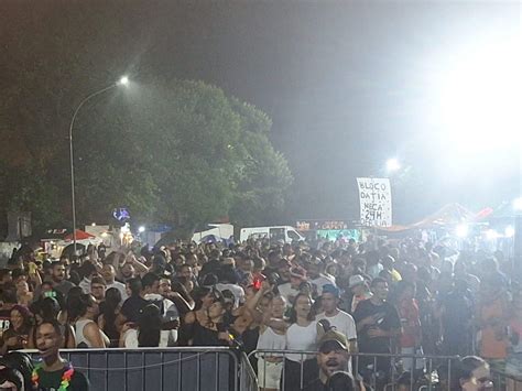 Terceira Noite Da Descida Dos Blocos Em Alegrete Chuva N O Desanimou