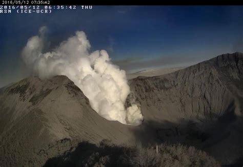 Nueva Erupci N Del Turrialba Cubre De Ceniza El Valle Central