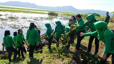 Ketua Persit Kck Cabang Xiv Ajak Seluruh Pengurus Cabang Turun Ke Danau