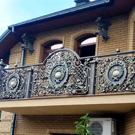 Elegant Wrought Iron Balcony Railing