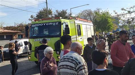 La explosión de un tubo de GNC alarmó a vecinos de Dorrego y dejó tres