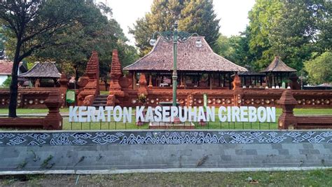 Pendiri Kerajaan Cirebon Sejarah Peninggalan Raja Kemundurannya