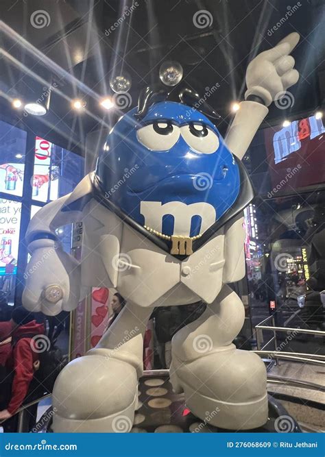 Hat Stores In Times Square at Bethany Lindrum blog