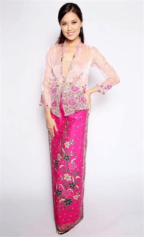 Pakaian Tradisional Melayu Perempuan Baju Kebaya Malaysian