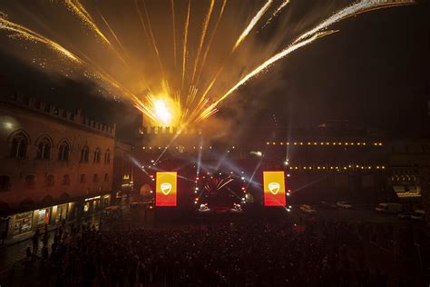 Che Festa A Bologna Per I Campioni Della Ducati