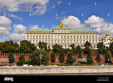 Kremlin buildings hi-res stock photography and images - Alamy