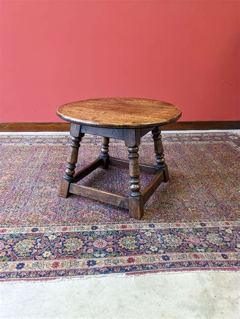 Antique Oak Small Side Table / Coffee Table - Antiques Atlas