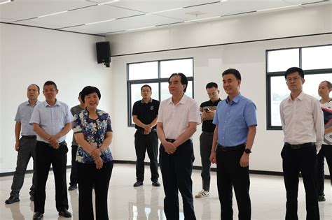 中国发明协会 中国发明网 湖北咸宁市委书记孟祥伟 市长杨军与中国发明协会党委书记余华荣一行举行工作座谈 推动更多创新成果在咸宁落地生根