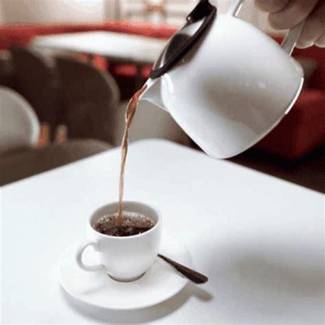 Pouring Coffee GIF - Pouring Coffee - GIF-ləri kəşf edin və paylaşın