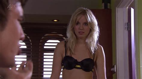 Zoë Lister Nuda ~30 Anni In Hollyoaks