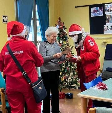 Centro Diurno I Tulipani La Cri Di Novellara Porta I Regali E Tanti