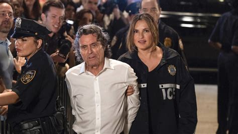 8 Burning Questions for 'Law & Order: SVU' Season 22