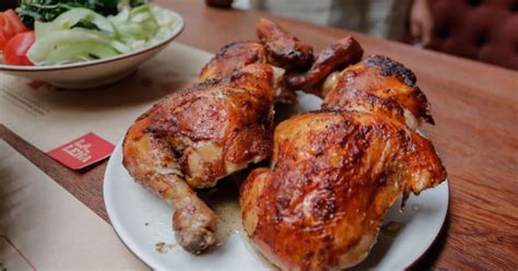 ¿cuándo Se Celebra El Día Del Pollo A La Brasa 2022 Comida Peruana Gastronomía Plato