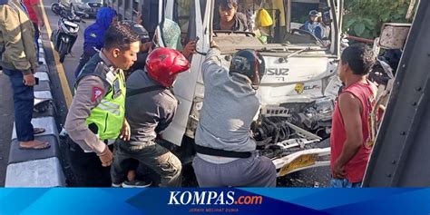 Kecelakaan Karambol Terjadi Di Magelang Libatkan 5 Kendaraan Seorang