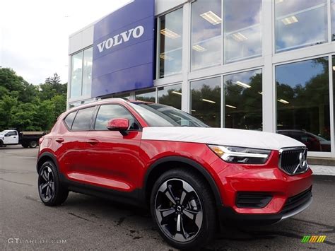 Fusion Red Metallic 2020 Volvo XC40 T5 Momentum AWD Exterior Photo