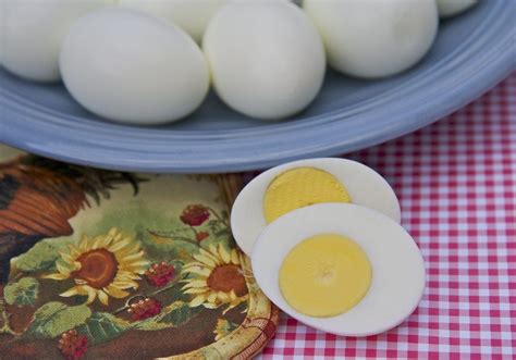 How To Make Perfect Hard Boiled Eggs Easy Peel Divas Can Cook