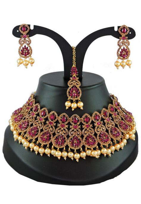 Stone Studded Choker Necklace Set Jnv