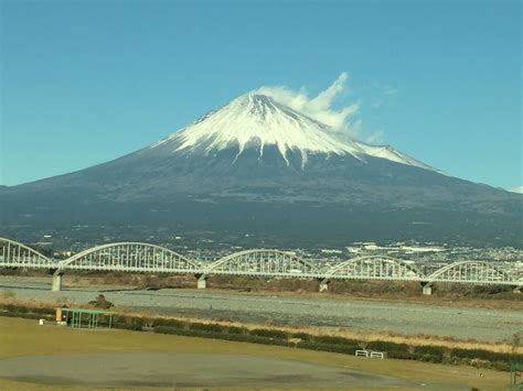 japan - Stop along the Tokyo-Kyoto Shinkansen for Mt Fuji views