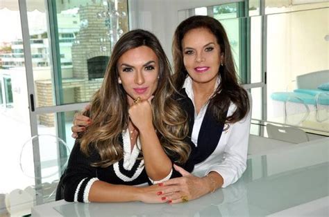 M E De Nicole Bahls Diagnosticada C Ncer E Passa Por Cirurgia