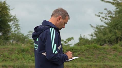 Ajax Trainer Steijn Ziet Af Van Kort Geding Tegen Van Hooijdonk At