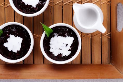 premium photo bubur ketan hitam  black glutinous rice porridge