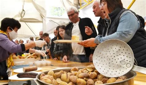 Fête de la châtaigne et Salon de la randonnée à Éguzon bogue humeur