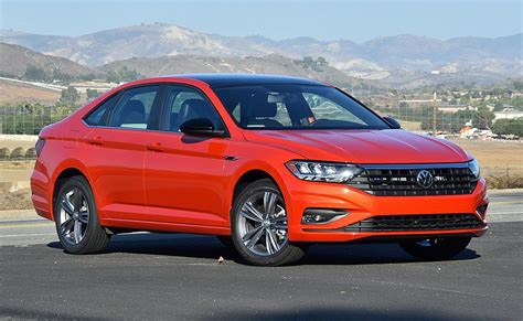 Flash Drive Affordable And Sporty The 2019 Volkswagen Jetta R Line Is