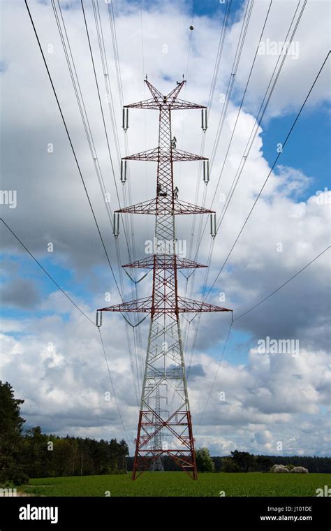 Transmission Line Hi Res Stock Photography And Images Alamy